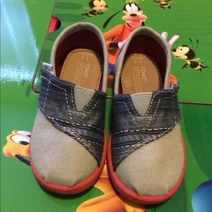 Toms toddler shoes